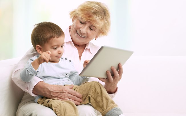 Avós: as férias também são uma boa oportunidade para estreitar os laços com outros parentes, como avós e tios. Deixe os pequenos aproveitarem, sem hora de voltar para a casa!