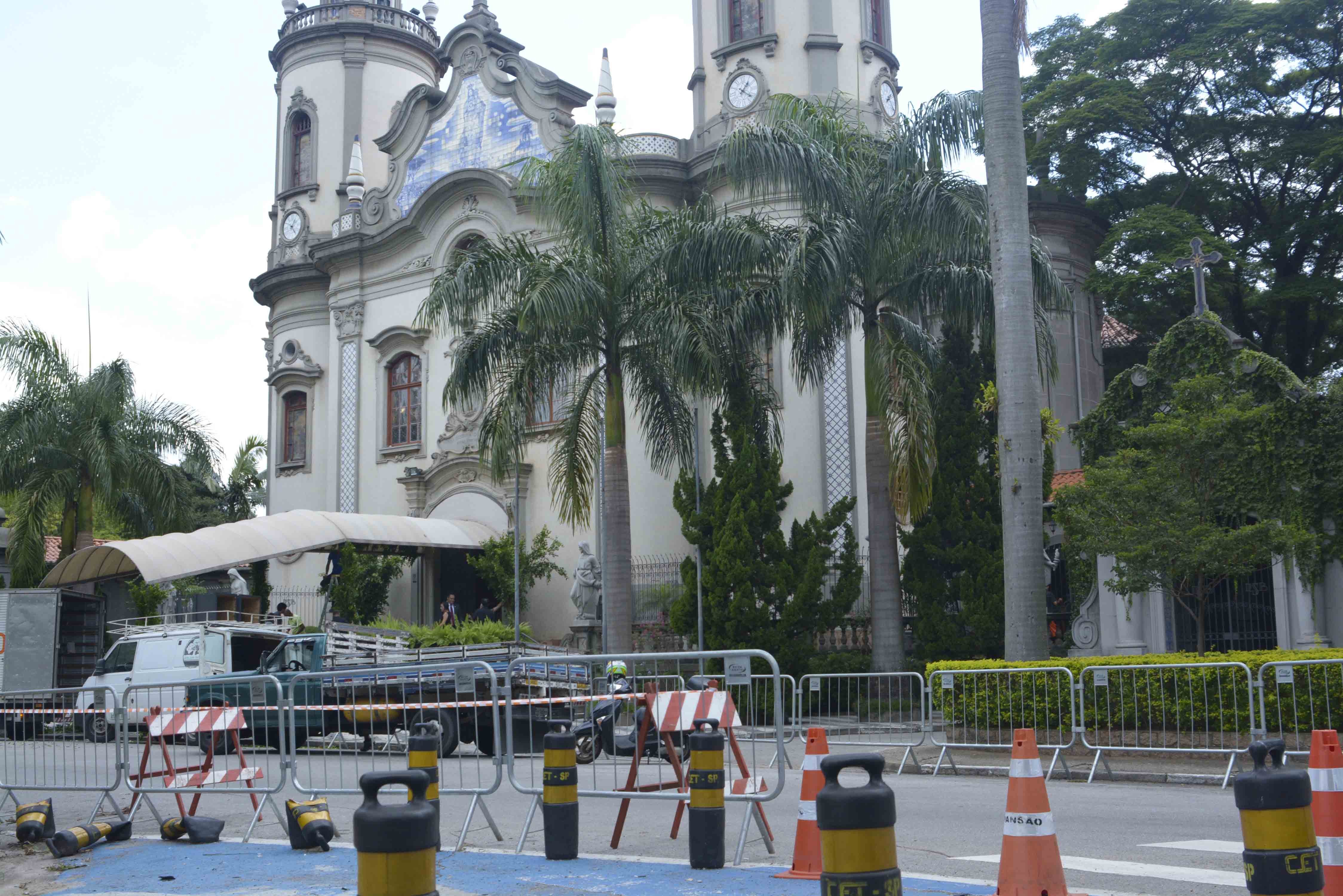 Arredores da Igreja Nossa Senhora do Brasil (Foto: Léo Franco/Agnews)