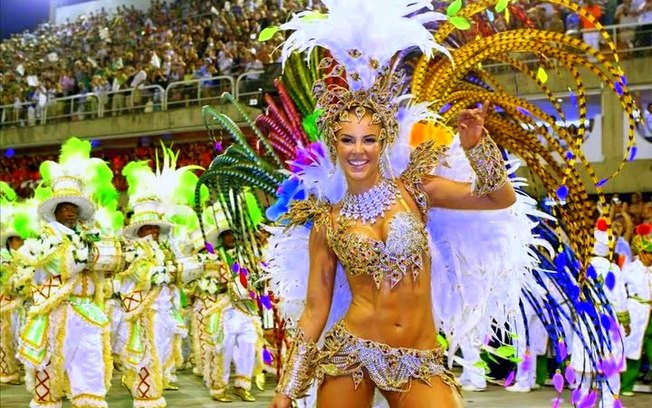 Paolla Oliveira também já foi rainha do carnaval carioca pela Grande Rio