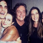 Cleo Pires mostra momento família e posta foto ao lado de Fábio Jr e dos irmãos