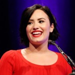 Após cobrir tatuagem, Demi Lovato troca ofensas com artista: ‘Eu estava bêbada’