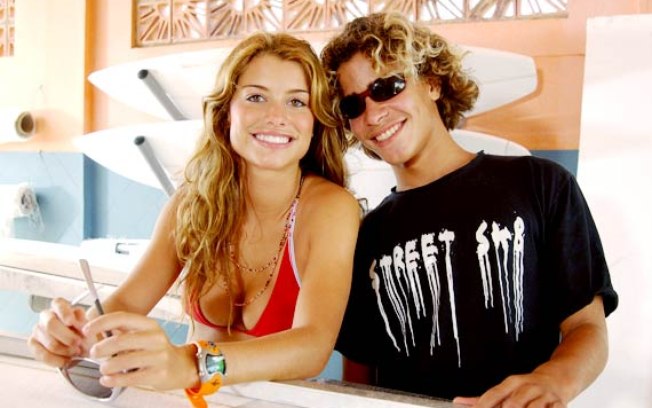 Na TV, Thiago viveu Sal e foi apaixonado por Alinne Moraes na novela 'Flor do Caribe', de 2004