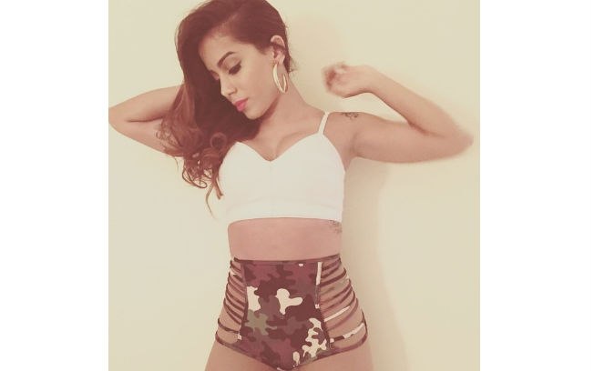Anitta exibiu shortinho super ousado em seu Instagram