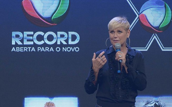 Xuxa assina contrato com a Record