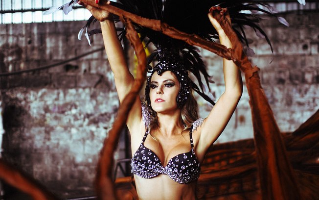 Um dos grandes destaques do carnaval de São Paulo, ela, atualmente, é madrinha da Dragões da Real
