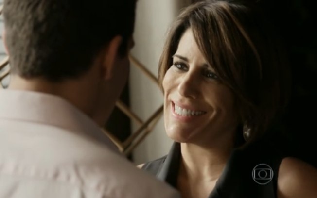 Beatriz ainda é uma 'devoradora de homens' e Diogo (Thiago Martins) é um dos seus alvos na novela