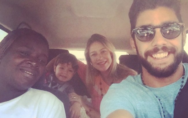 Família parte para dias de folga e posta foto no Instagram