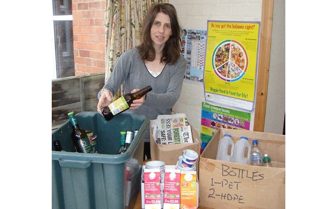 Recicle, reuse, reaproveite. Como a família Green, que encheu apenas um saco de lixo pelo ano todo