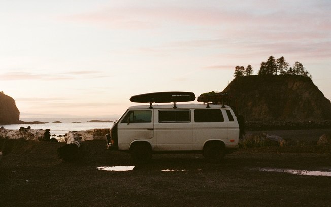 Viaje sem rumo. Foster Huntington abandonou o emprego e foi viver em sua van, viajando pelo oeste dos Estados Unidos