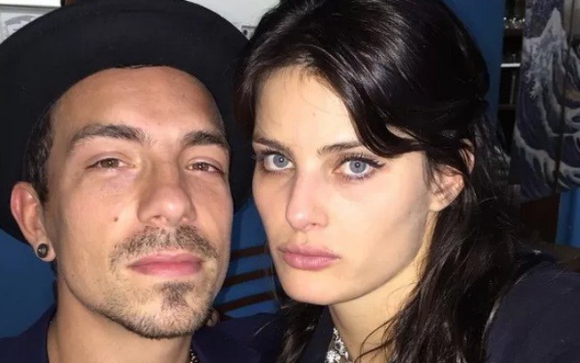 Di Ferrero e Isabeli Fontana