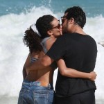 Lucy Ramos vai à praia com marido