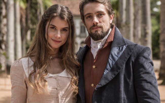 Alinne Moraes e Rafael Cardoso vivem amor que enfrenta tudo