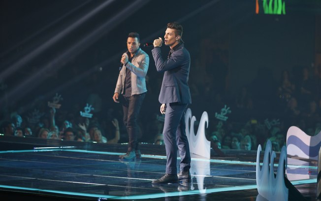 Danilo Reis e Rafael no palco