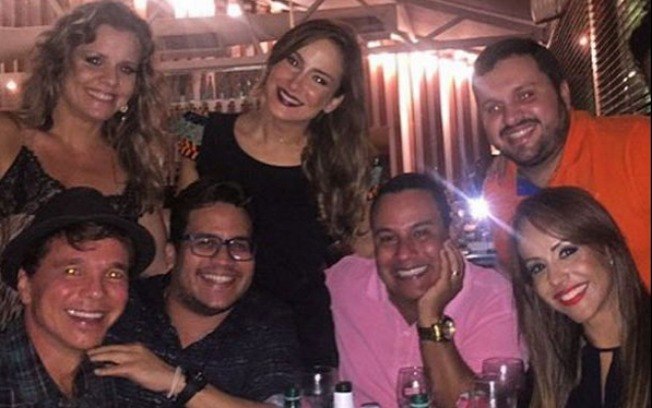 A cantora comemorou com os amigos e familiares em um restaurante de Salvador