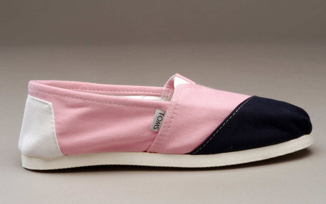 Alpargatas - Elas são confortáveis e ótimas para vestir em um dia de verão, mas não dá para negar que não são os calçados mais bonitos do mundo, né?