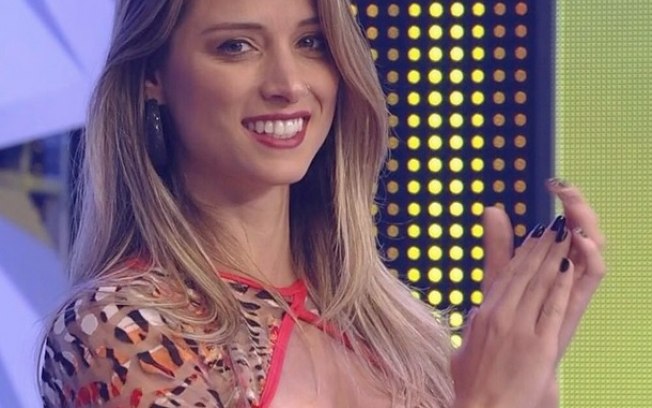 Angela Sousa, ex-bailarina do Faustão: 'Quero fugir um pouco disso aqui... Guardei um dinheiro e estou querendo morar um tempinho em Miami, nos Estados Unidos, e aproveitar para modelar lá'