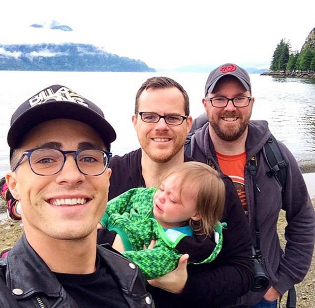 Colton Haynes, Joshua Haynes e o marido de Joshua, Scott Culley (Foto: Reprodução/Instagram)