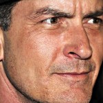 Charlie Sheen revela que abandonou tratamento para combater HIV