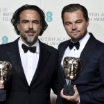 Brasileiro canta ‘Baile de Favela’ para Leonardo DiCaprio em premiação