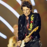 Mulher de guitarrista dos ‘Rolling Stones’ deixa o Brasil com medo do Zika
