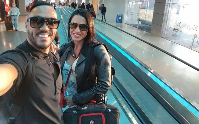 Belo e Gracyanne Barbosa embarcam para segunda lua de mel em Punta Cana