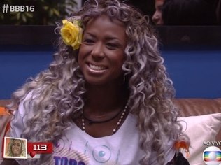 Adélia foi a mais votada e deixou a casa do BBB nesta terça-feira (8)