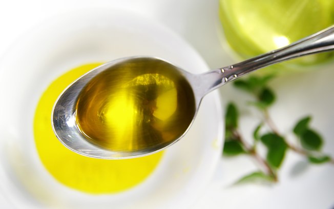 Azeite de oliva é uma das gorduras bem-vindas na alimentação