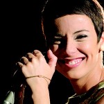 Andréia Horta se transforma para viver Elis Regina em filme