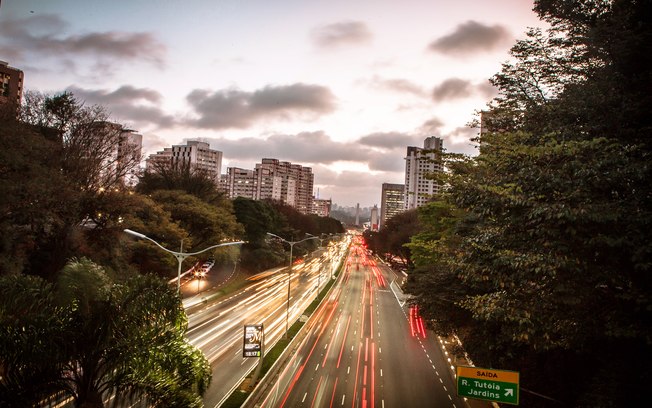 Dezembro foi o mês com mais infrações (1.478.617), e fevereiro foi quando os motoristas mais respeitaram as leis (702.537 multas)