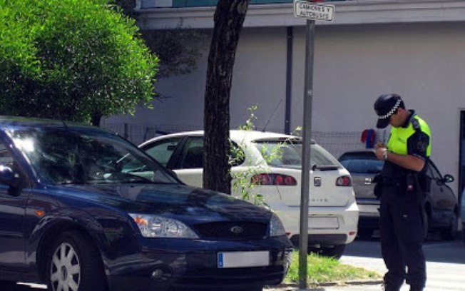 De acordo com multa aplicada na Espanha, carro ficou estacionado por 1.800 anos