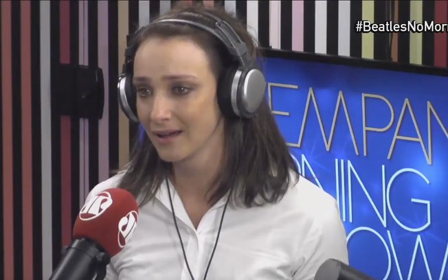 Sabrina Parlatore se emocionou durante entrevista