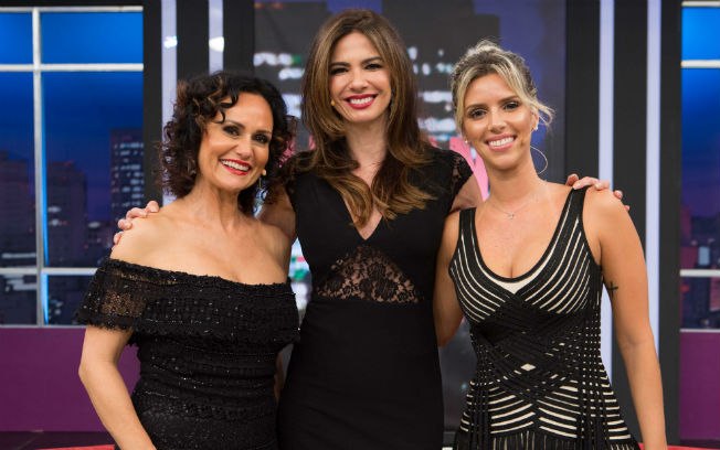 Luciana Gimenez recebe Thábata Mendes e a apresentadora Faa Morena em seu programa