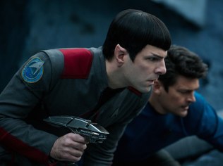A relação entre Spock (Zachary Quinto) e McCoy (Karl Urban) é potencializada no novo filme