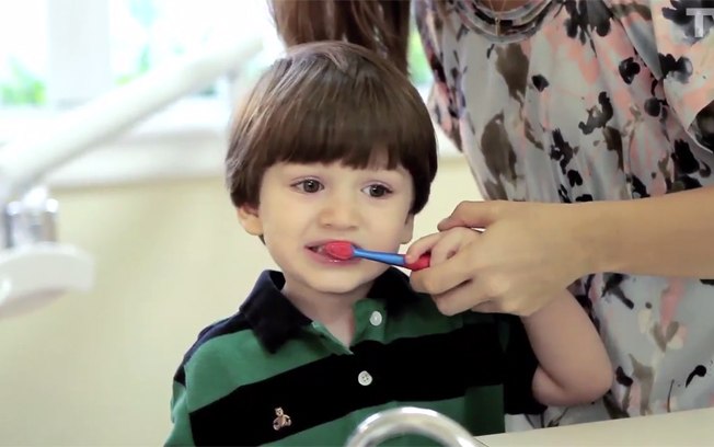 Veja quais são os cuidados que são necessários para ter com os dentes de leite das crianças
