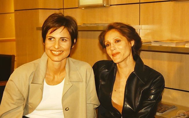 Christiane Torloni e Silvia Pfeifer como o casal Rafaela e Leila, donas de uma butique de moda 