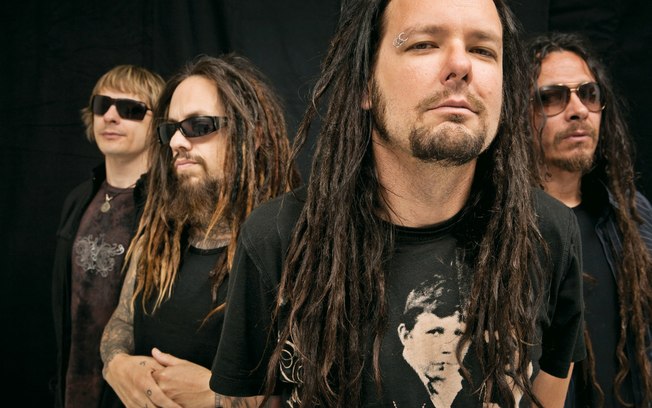 Korn anuncia turnê com passagens pelo Brasil no próximo ano.