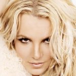 Britney Spears prega para o público de Justin Bieber e Ellie Goulding em ‘Glory’