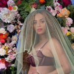 Beyoncé anuncia que será mamãe de gêmeos em breve