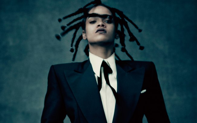 Com álbum ''Anti''%2C Rihanna conquista selo dupla platina pelas vendas do álbum%3B veja a placa recebida pela cantora