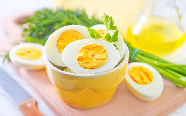 Gema de ovo está recheada de calorias e também de nutrientes que fazem bem para a dieta saudável
