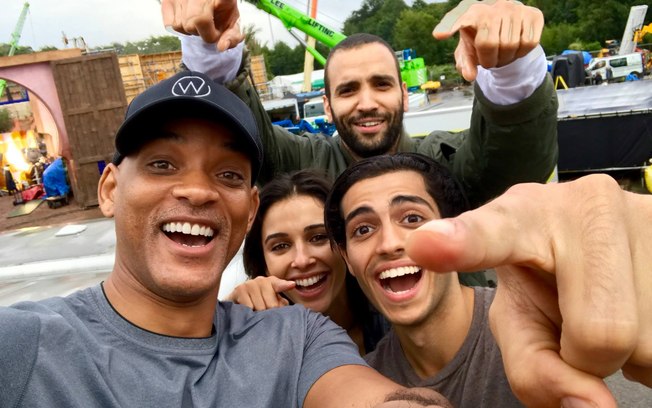 Set de gravação de Aladdin com o elenco que fará parte da adaptação live-action da Disney da clássica animação