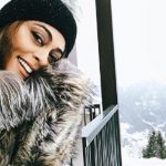 Juliana Paes curte férias na neve: ‘Está um frio’
