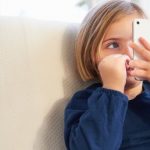 Como restringir o uso dos aparelhos eletrônicos entre as crianças?