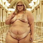 Segurança de hotel pede que mulher de biquíni ‘coloque uma roupa’ por ser gorda