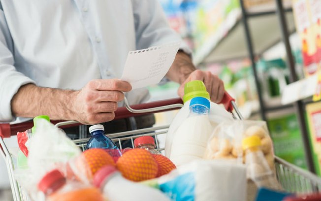 Vá às compras com um plano%3A faça uma lista e obedeça essa lista%2C evitando%2C assim%2C corredores de doces%2C por exemplo