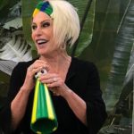 Ao vivo, Ana Maria Braga erra na vuvuzela e vira piada na internet