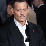 Embriagado, Johnny Depp ataca membro da equipe de seu novo filme