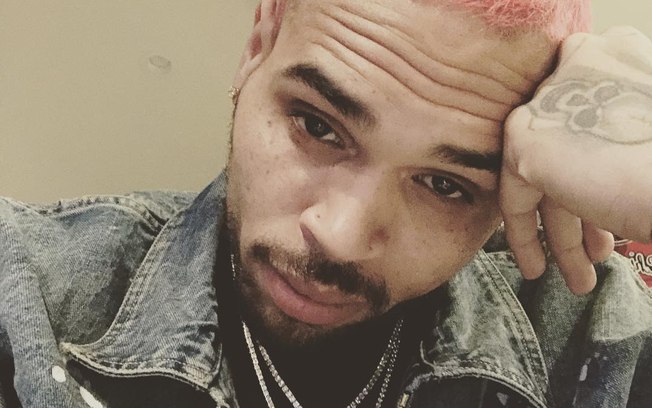Chris Brown está sendo processado por facilitar caso de abuso sexual na casa dele