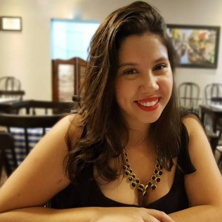 A estudante Bárbara Modesto, 20, destaca 