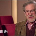 Steven Spielberg revê legado de ‘Jurassic Park’ antes da estreia de novo filme